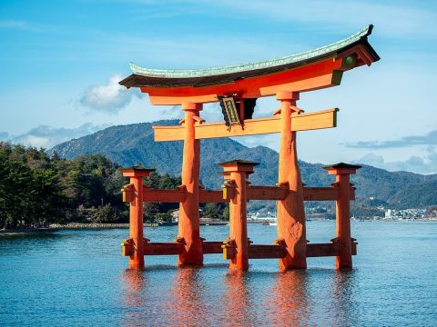 全国一の宮巡り——102社を制覇する神社旅、ゴールのある巡礼