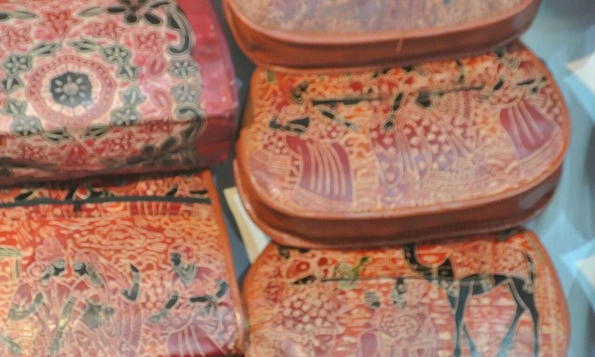 レザークラフト——5,000円で財布をひとつ作る休日