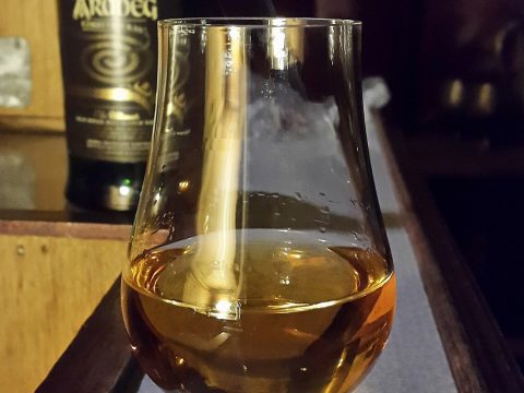 ウイスキーテイスティング——シングルモルトから始める嗜み